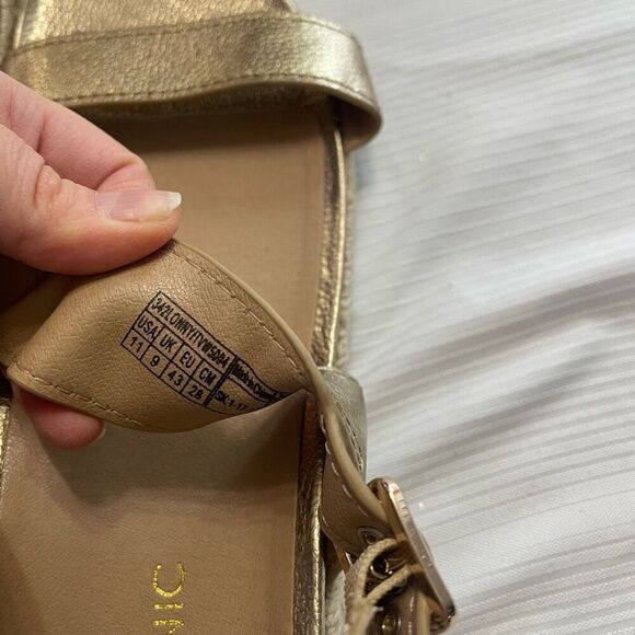 Vionic Gold Strappy Leather Sandals Size 11 - Picture 6 of 9